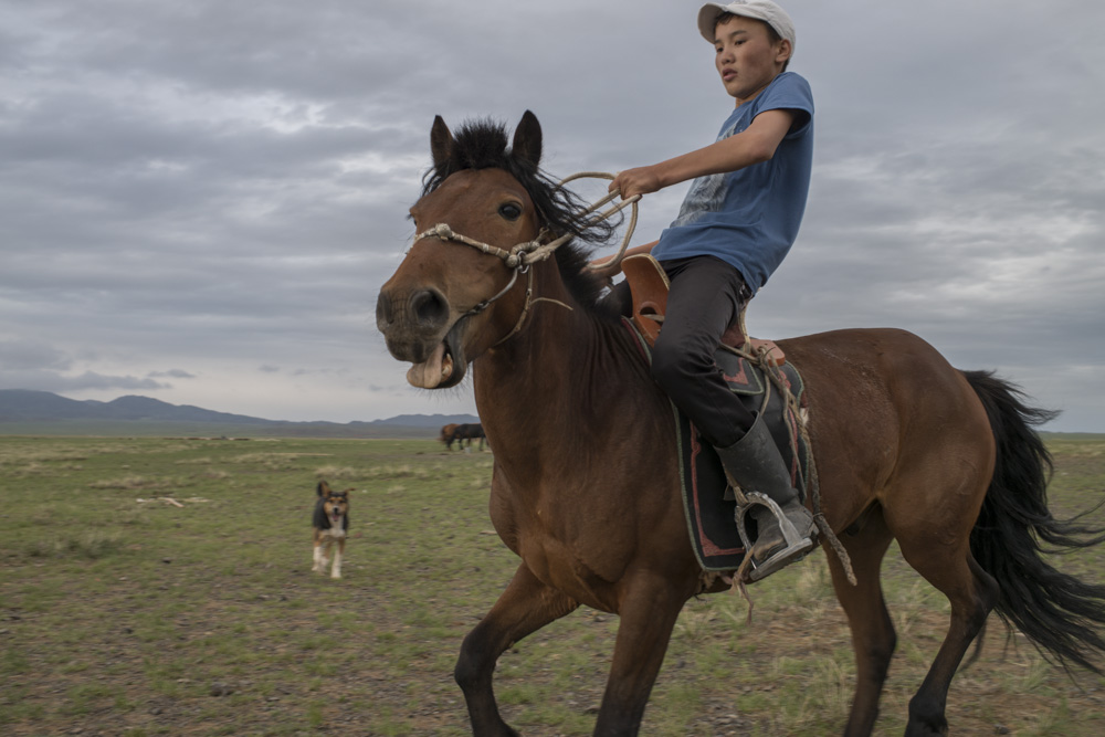 Nomadic Children Mongolia, Mongolian Nomads by Sven Zellner